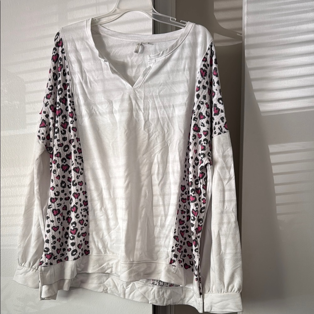 Cato White and Black Relaxed Boxy Blouse